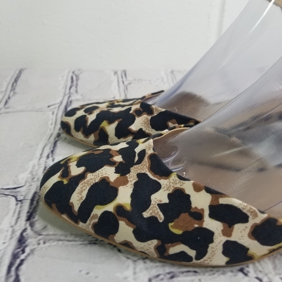 Cabi Kiki Leopard nimal print ankle strap block heels - Picture 7 of 11